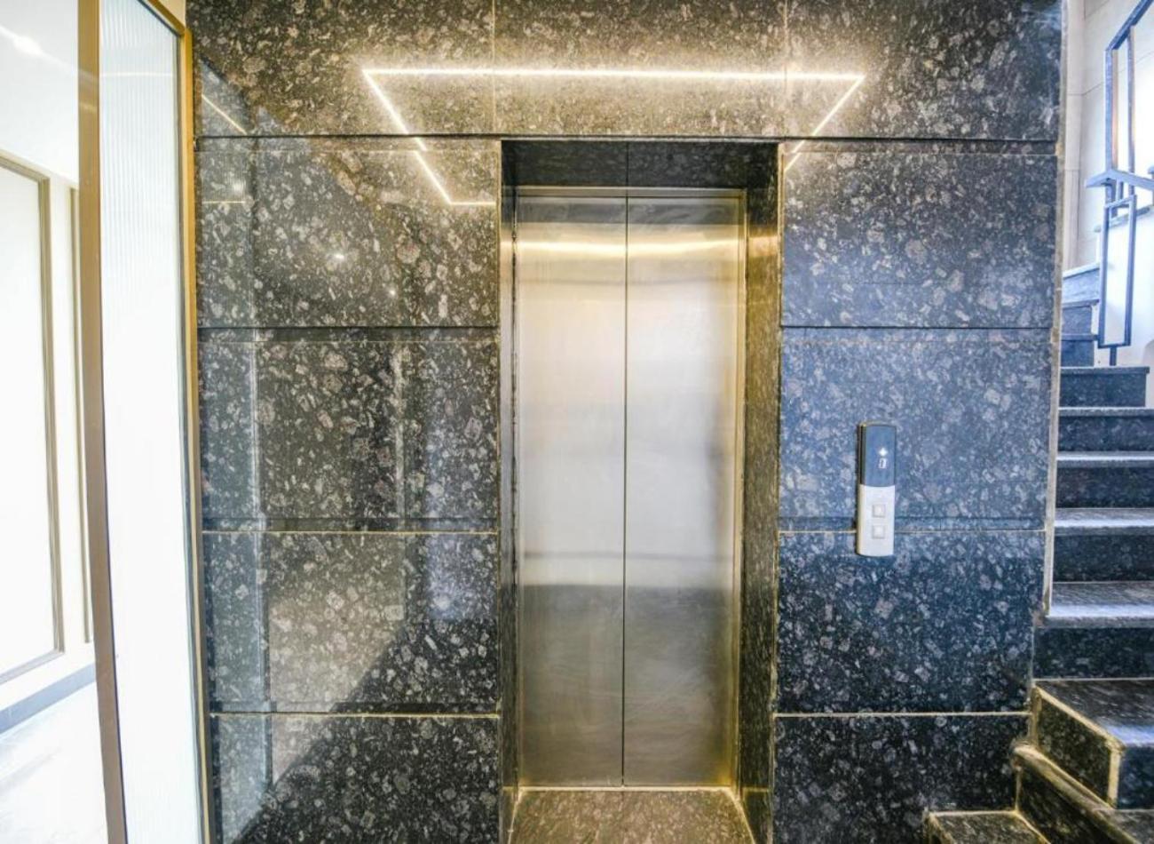 Hotel Cullinan By Qotel Janakpuri Delhi  Exteriör bild