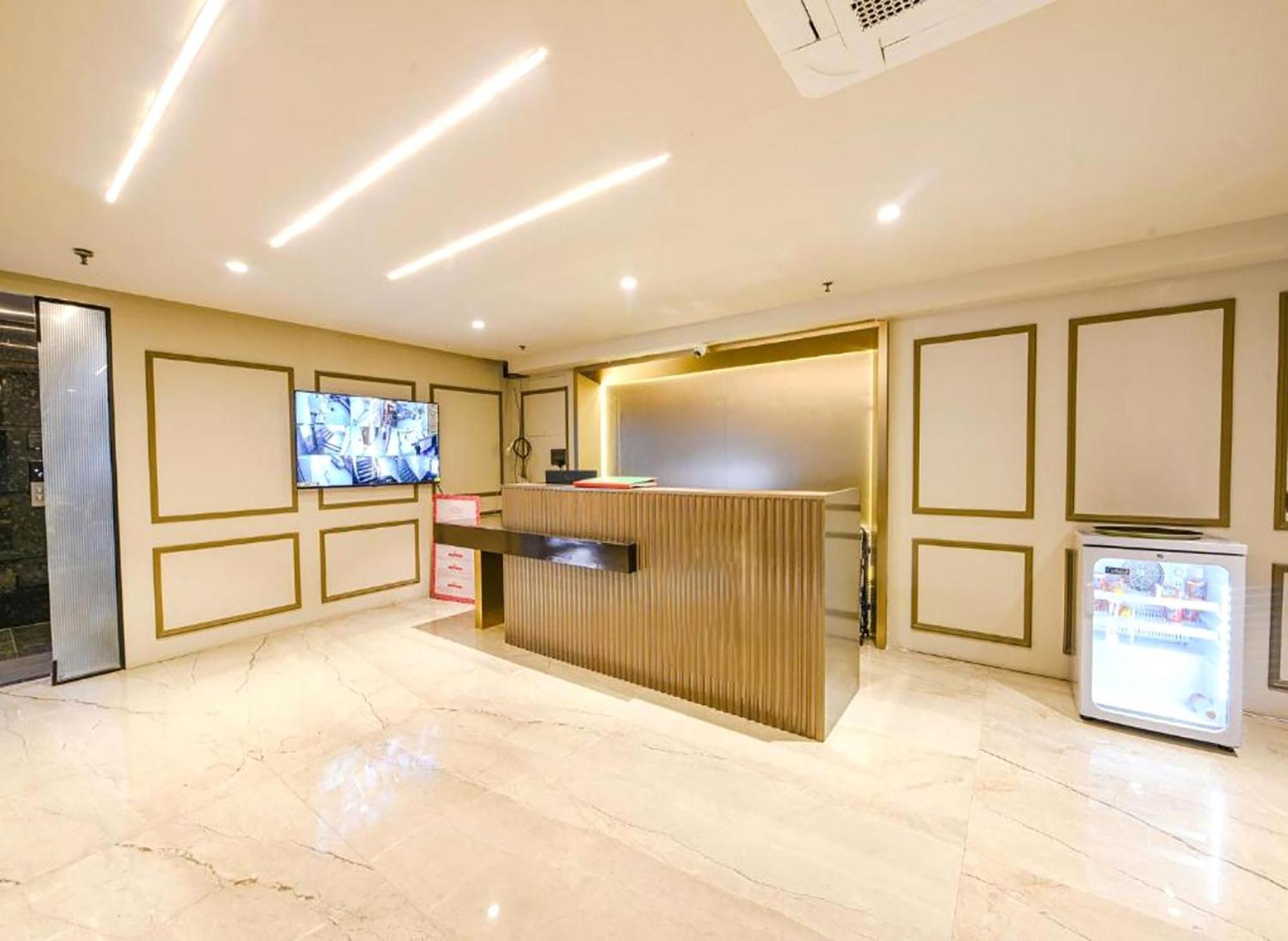 Hotel Cullinan By Qotel Janakpuri Delhi  Exteriör bild