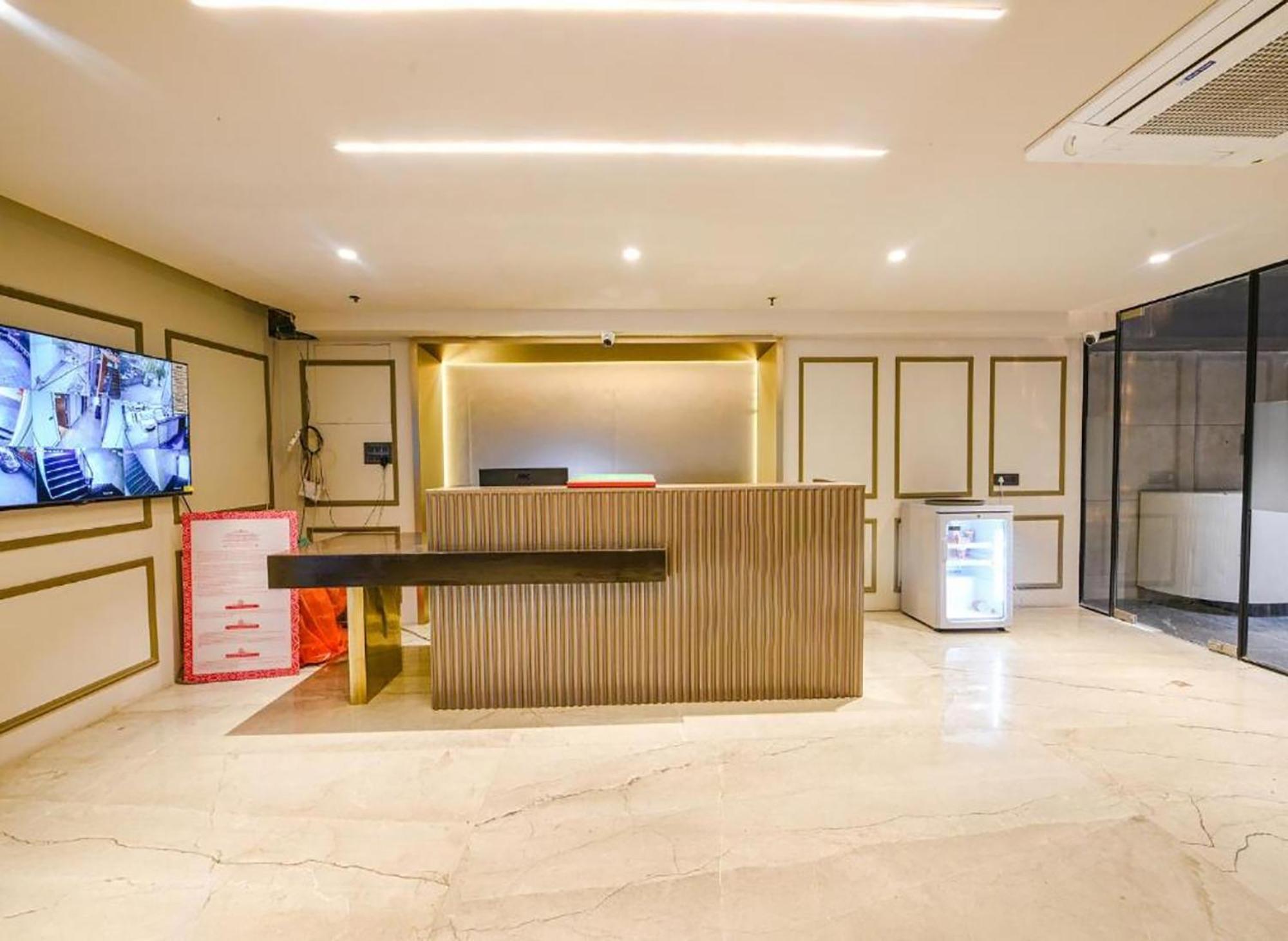 Hotel Cullinan By Qotel Janakpuri Delhi  Exteriör bild