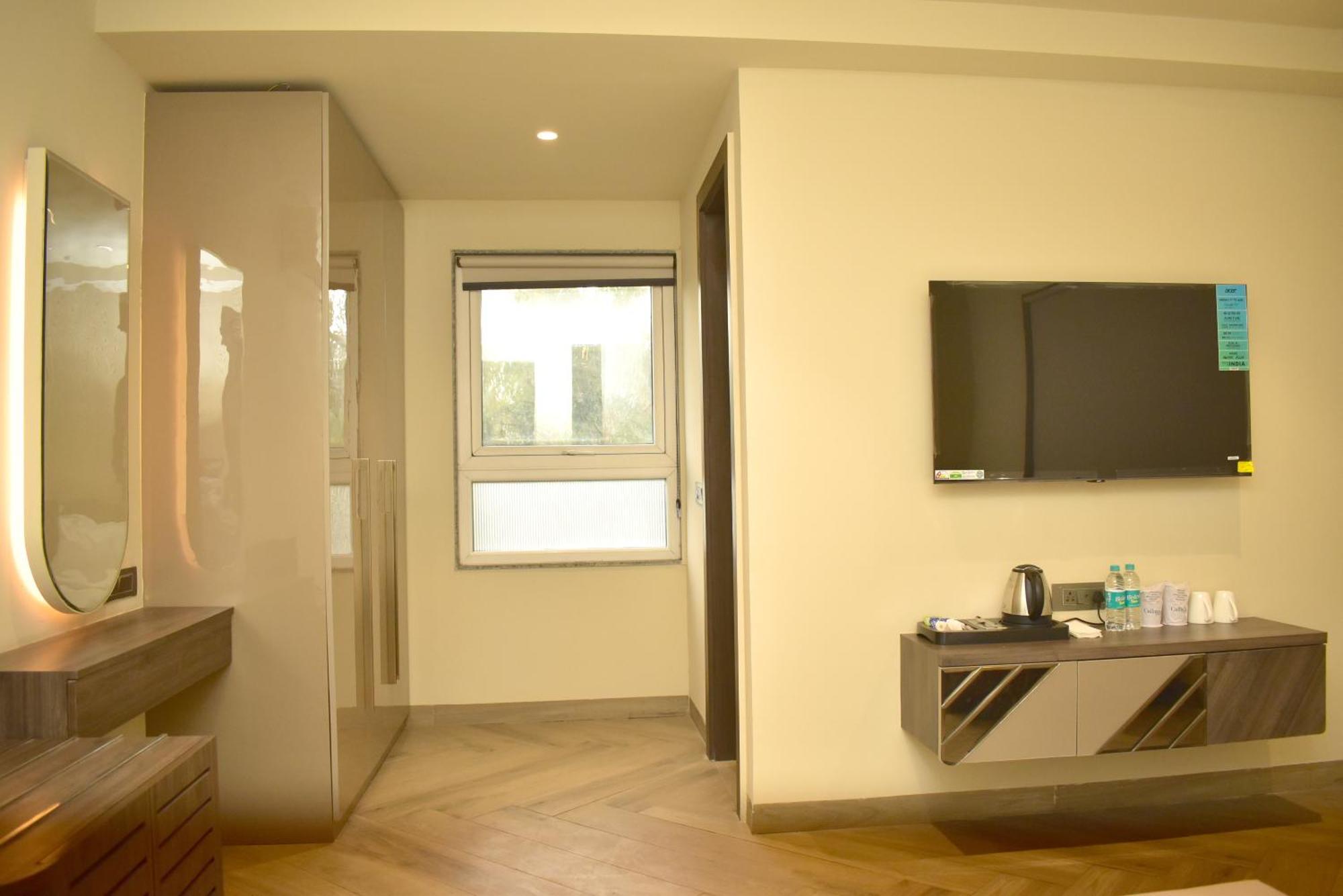 Hotel Cullinan By Qotel Janakpuri Delhi  Exteriör bild