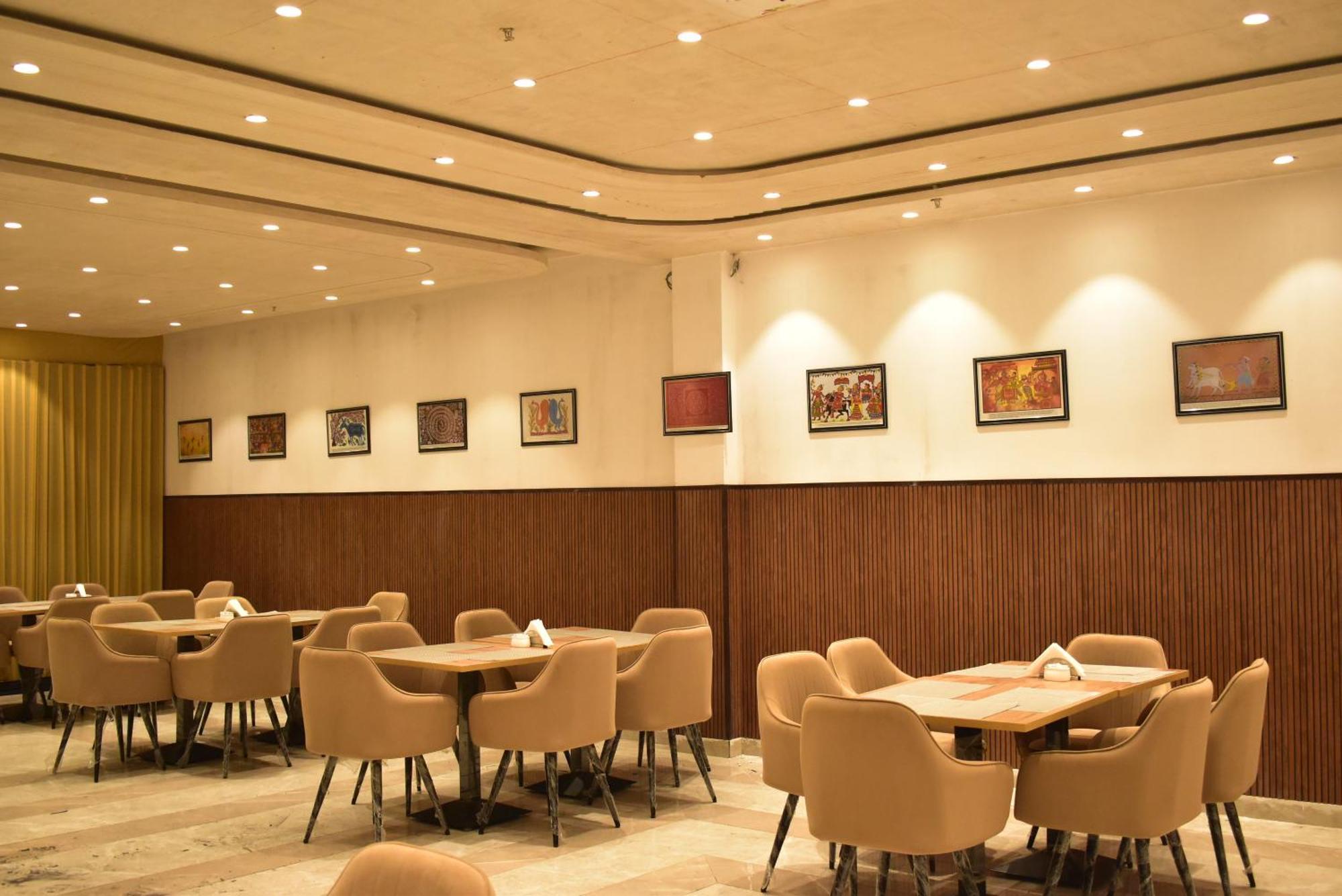 Hotel Cullinan By Qotel Janakpuri Delhi  Exteriör bild